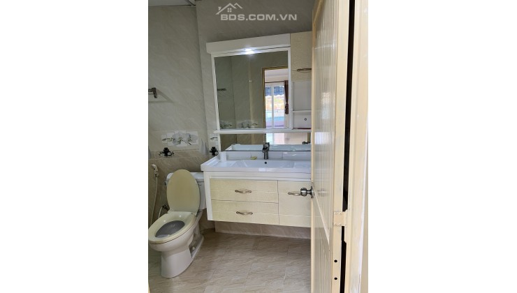 Cho thuê Nhà đường Nguyễn Văn Linh Q7 DT160m2 gồm 1 trệt 1 lầu + 4PN chỉ 20tr/th. Lh:0389796570.