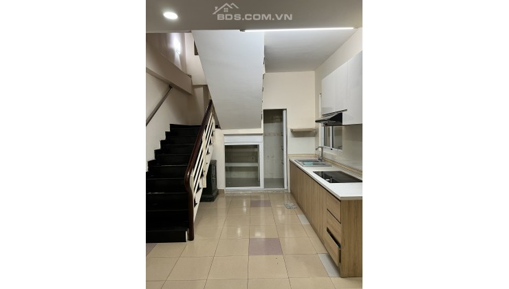 Cho thuê Nhà đường Nguyễn Văn Linh Q7 DT160m2 gồm 1 trệt 1 lầu + 4PN chỉ 20tr/th. Lh:0389796570.