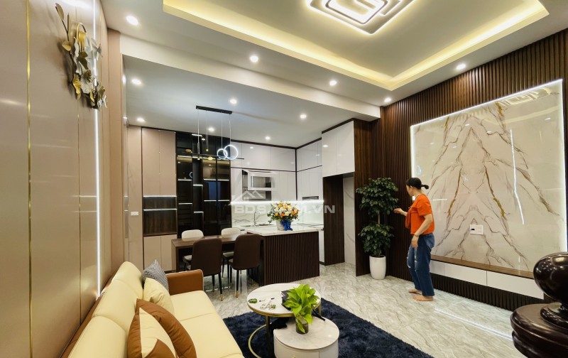 Bán Nhà VIP Hai Bà Trưng, 45M2,10 tỷ,nội thất siêu đẹp.tiện ích miễn chê.