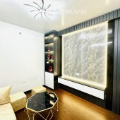 Siêu Hiếm, Thịnh Hào, Vài Bước Ra Phố, 5T, MT3m, 3 Ngủ, Sổ Hoa Hậu, Tặng Full Nội Thất. Đống Đa 2X tỷ.