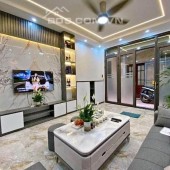 BÁN NHÀ NGUYỄN CHÁNH, HAI MẶT TIỀN, VỪA Ở VỪA KINH DOANH,  DT 55M: 5 TẦNG: NHỈNH 11 TỶ