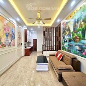 Bán Cầu Giấy, Ngõ rộng thông ôtô tránh, Gần phố kinh doanh, 80m², 4 tầng , nhỉnh 20 tỷ