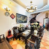 PHƯƠNG MAI - ĐỐNG ĐA - Ô TÔ  ĐỖ CỔNG, QUAY ĐẦU - NHÀ ĐẸP HAI THOÁNG TRƯỚC SAU FULL ĐỒ XỊN - , CHỈ VIỆC VỀ Ở - AN SINH TUYỆT VỜI - AN NINH TỐT - DI