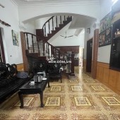 Bán nhà Ngọc Lâm - nhà rộng 40m2, 3 tầng x 3 ngủ, ở sướng, giá nét 3 tỷ, full nội thất