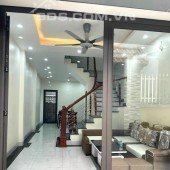 BÁN NHÀ DÂN XÂY 2 MẶT THOÁNG - NHÀ ĐẸP Ở LUÔN - GẦN HỒ HẠ ĐÌNH, TRƯỜNG HỌC