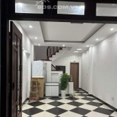 BÁN NHÀ TRẦN THÁI TÔNG CẦU GIẤY- DT 40M- 5TẦNG + NHỈNH 5 TỶ