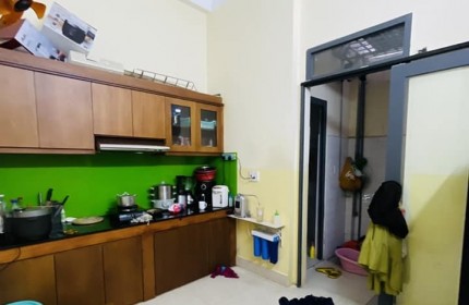 Bán nhà ở PHÚ NHUẬN, HẺM Ô.TÔ, 40 M2, Hoàng Văn Thụ 6.9 tỏi