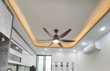 Bán gấp nhà mới gần ô tô,kinh doanh, Tây Sơn Đống Đa. DT 40m², 5T MT 4m, giá 7.85tỷ.