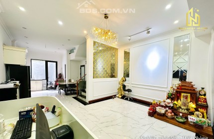 Nhà đẹp giá Sốc khu vực Chùa Hàng, thuận tiện kinh doanh Nail, Spa...