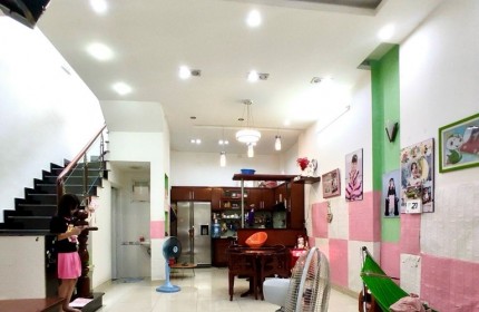 Bán nhà vào ở ngay hẻm Hương Lộ 2, 70 m2, 2 tầng, chỉ gần 4 tỷ