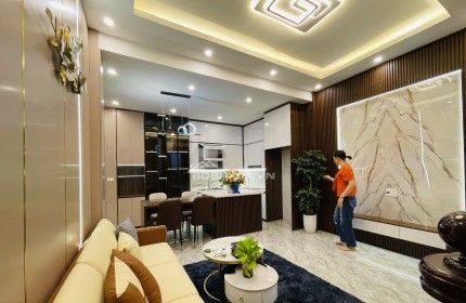 Bán Nhà VIP Hai Bà Trưng, 45M2,10 tỷ,nội thất siêu đẹp.tiện ích miễn chê.