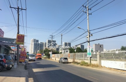 Cho thuê 6.400 m2 mặt tiền đường Nguyễn Xiển