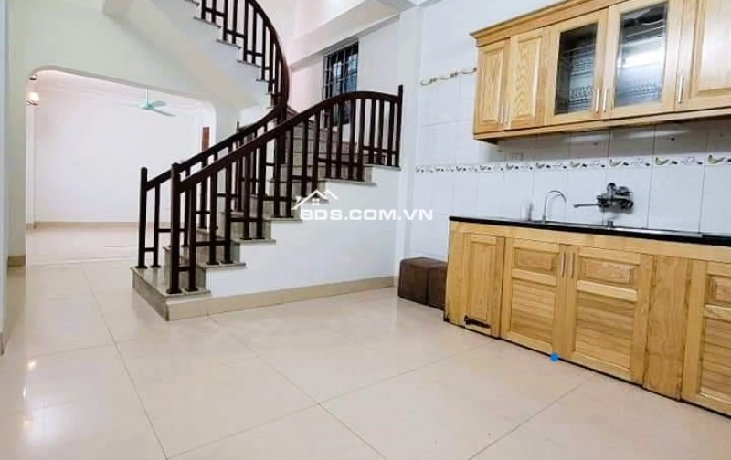 Bán nhà Thạch Bàn-44m2 x MT: 11, Giá: 4.7 tỷ, 10m ra ô tô đỗ cửa