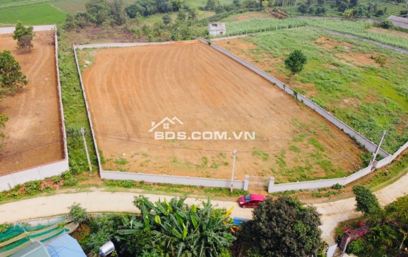 Đất phẳng - View cao tại Yên Bài, Ba Vì, DT2662m2, trục chính liên thôn