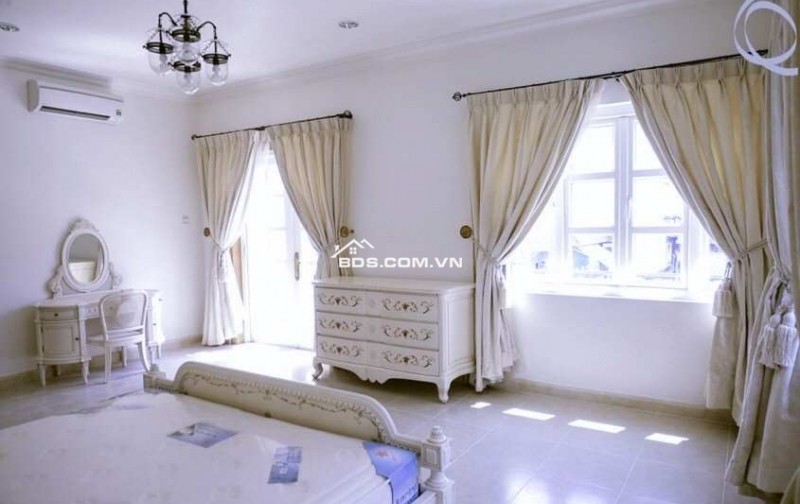 Siêu phẩm Villa Châu Âu Thảo Điền Quận 2, 3Lầu, 20x20, có hồ bơi, giá tốt