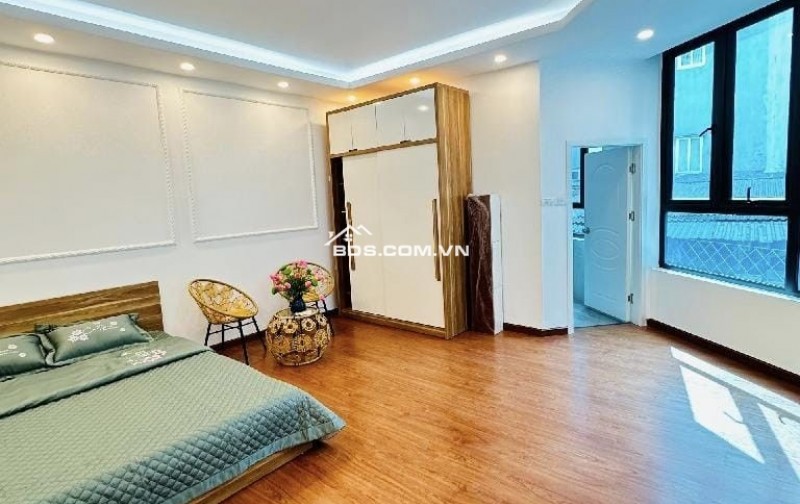 Bán nhà 4 tầng, 40m2, trung tâm Hai Bà Trưng, cách ô tô hơn chục mét, chỉ hơn 6 tỷ