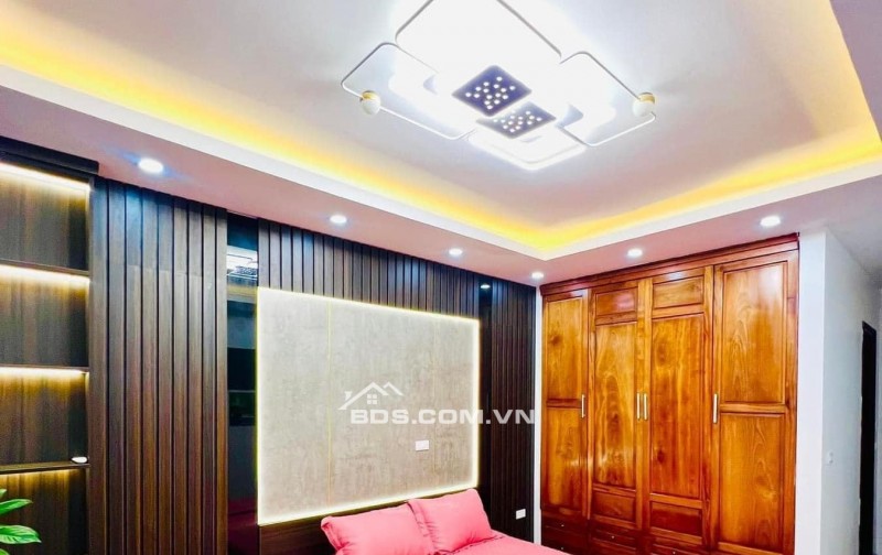 Bán nhà phố Xuân La DT 35/38m2, 5 tầng, 3,6m MT, nhà đẹp ở ngay