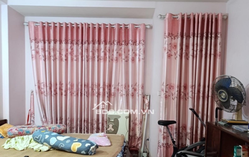 Nhà phố thuỵ khuê, dt; 60m x 5 tầng, có thang máy. ô tô đỗ cửa. kinh doanh, văn phòng
