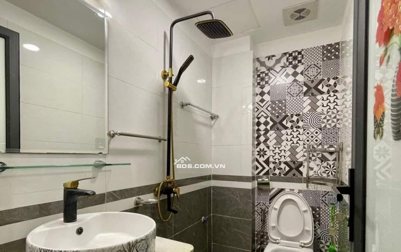 BÁN NHÀ PHÂN LÔ PHAN VĂN TRƯỜNG 40m 9 TỶ 5 TẦNG MT 4m KINH DOANH SẦM UẤT TRUNG TÂM CẦU GIẤY OTO QUA NHÀ