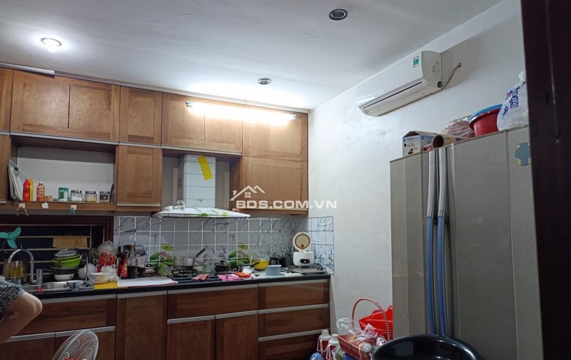Nhà phố thuỵ khuê, dt; 60m x 5 tầng, có thang máy. ô tô đỗ cửa. kinh doanh, văn phòng