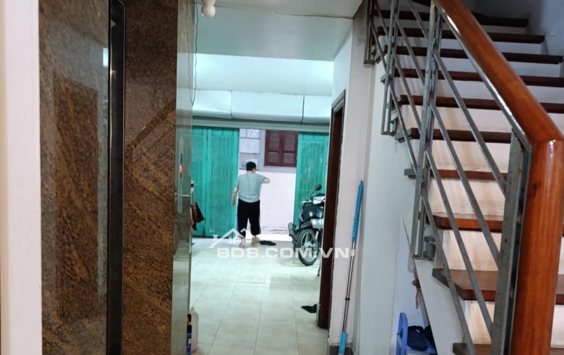 Nhà phố thuỵ khuê, dt; 60m x 5 tầng, có thang máy. ô tô đỗ cửa. kinh doanh, văn phòng