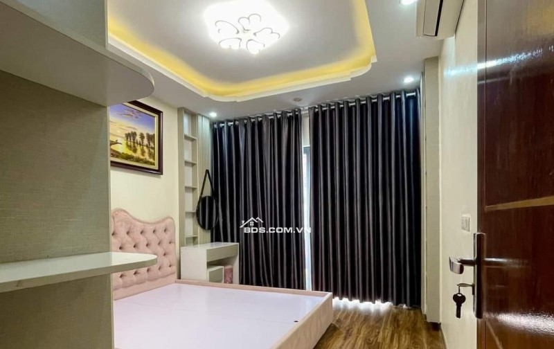 BÁN NHÀ PHÂN LÔ PHAN VĂN TRƯỜNG 40m 9 TỶ 5 TẦNG MT 4m KINH DOANH SẦM UẤT TRUNG TÂM CẦU GIẤY OTO QUA NHÀ