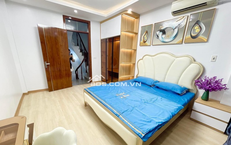 6.39 tỷ nhà Hoàng Hoa Thám - 30m2 - 5 tầng - Ngõ thông - Đường thoáng