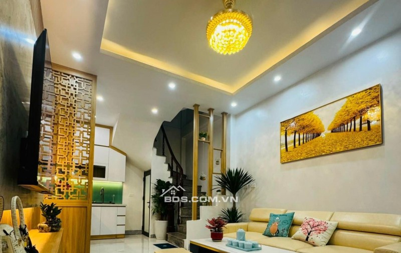 6.39 tỷ nhà Hoàng Hoa Thám - 30m2 - 5 tầng - Ngõ thông - Đường thoáng