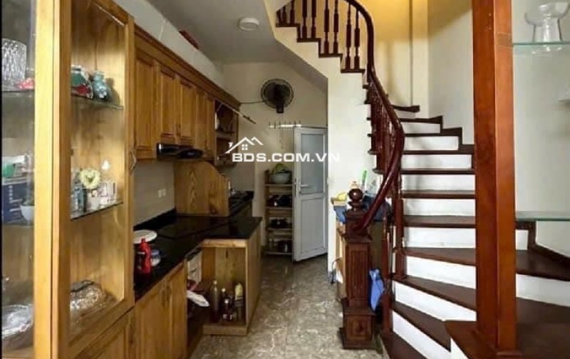 Gấp bán nhà phố Trần Bình, Lô góc 3 thoáng , 30m2, 5T, nhà chủ xây kiên cố thoải mái lên tầng, giá 6tỷ6