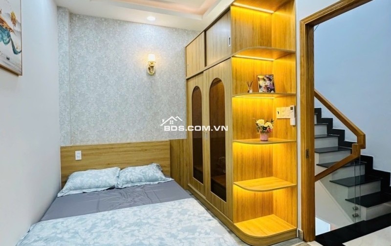 BÁN NHÀNHÀ MỚI VÀO Ở NGAY — LÔ GÓC 2 MẶT TIỀN — CÁCH 2 CĂN RA HẺM XE TẢI, 40M2, 3 TẦNG, NHỈNH 4 TỶ.