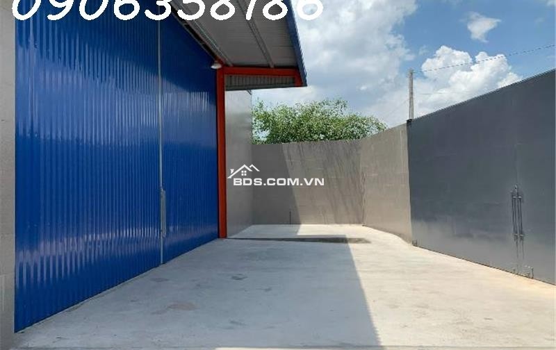 XUẤT NGOẠI CẦN BÁN GẤP XƯỞNG 1800 M2 QUẬN 12