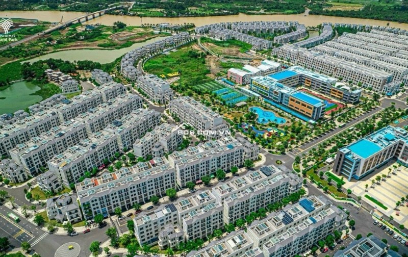 Chủ cần bán gấp Biệt thự đơn lập 321m2 Ngang trước 10m nở hậu 15,5m tại Vinhomes Grand Park giá mua gốc 43 tỷ cần bán gấp