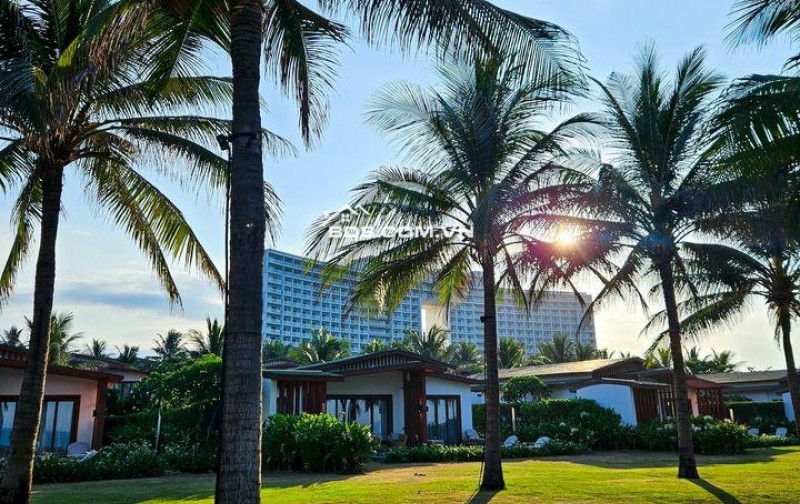 Bán biệt thự Movenpick cam ranh tặng chung cư view biển giá chỉ 19ty