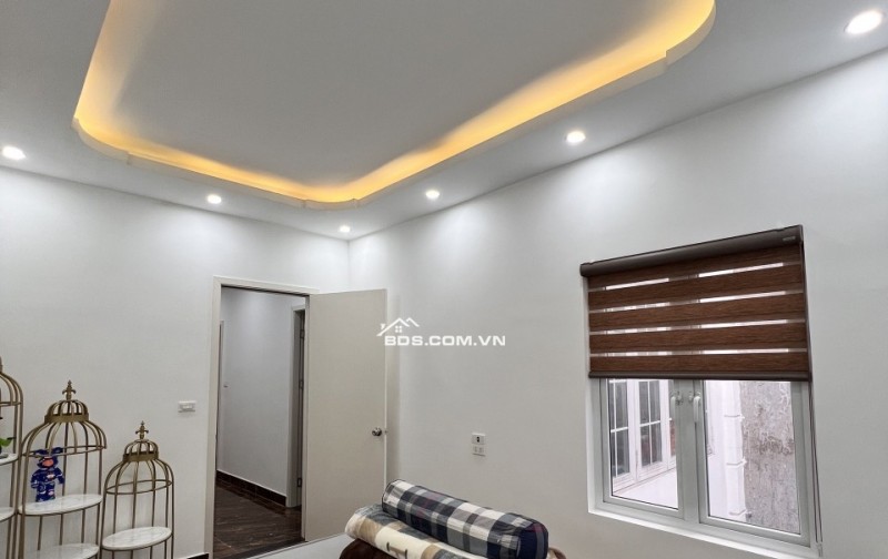 Bán Nhà 4 Tầng Ngọc Khánh Ba Đình Vị Trí Đắc Địa 73m2 Giá 8.5 Tỷ 100m Ra Phố