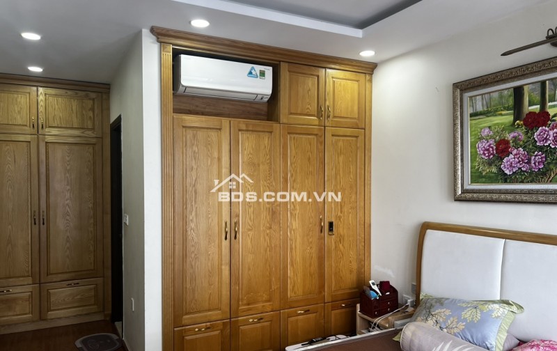 Chính chủ cần bán căn hộ Ngoại Giao Đoàn full đồ, 3PN, 136,5m2 rất đẹp, có thương lượng