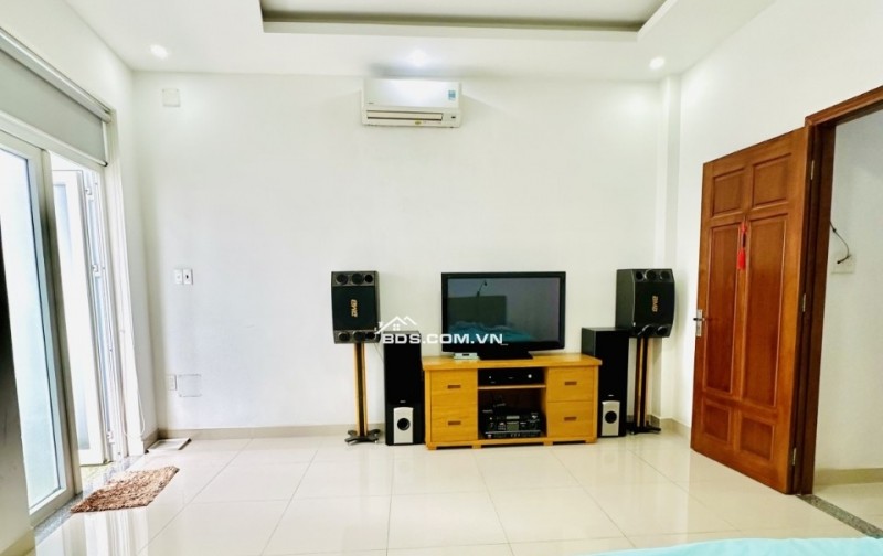 Bán nhà Tân Bình,5m x 13m, 4 tầng hẻm 6m thông, nhà mới ở ngay.