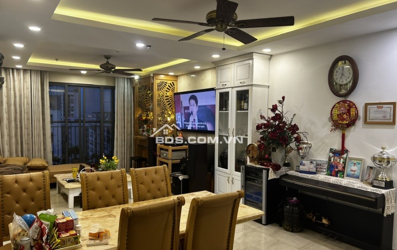 Chính chủ cần bán căn hộ Ngoại Giao Đoàn full đồ, 3PN, 136,5m2 rất đẹp, có thương lượng