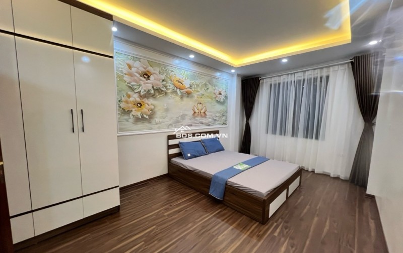 Nhà thanh xuân, lô gốc, 6 tầng thang máy, DT 4,5m, 6tầng, MT 4m, giá 7,9 tỷ