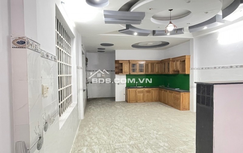 Bán nhà Quận 12 ngay MT Lê văn Khương tiện KD 149.2m2 sẵn SHR chỉ 17.5 tỷ. Lh:0976376779