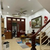 Bán nhà Vương Thừa Vũ, gần phố, ngõ thông, 52m*4 tầng. Chỉ 8.7 tỷ.