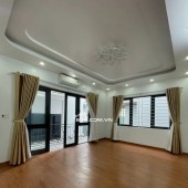 Bán nhà phân lô, oto, kinh doanh,2 thoáng ở ngay tại Phố Thái Thịnh-Đống Đa.