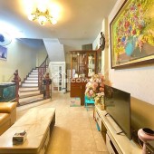 Bán nhà Phạm Ngọc Thạch, gần phố, dân xây, 36m*4 tầng. Chỉ 6.6 tỷ.