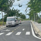 Chính chủ cần bán gấp lô đất 90m2 SHR mặt tiền đường nhựa 12m lề đường 3m giá 1 tỷ 6 xây dựng tự do