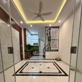 CHỦ THUA BÓNG CẦN BÁN GẤP NHÀ DÔC Minh Khai 26/28m x  5 tầng x mt 3.4m