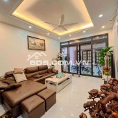 NHÀ LÕI ĐỐNG ĐA DIỆN TÍCH KHỦNG 56M/6 TẦNG, THANG MÁY, 8 PHÒNG NGỦ, Ở NGAY