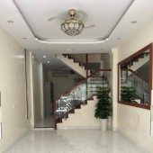 BÁN NHÀ PHÂN LÔ PHAN VĂN TRƯỜNG 40m 9 TỶ 5 TẦNG MT 4m KINH DOANH SẦM UẤT TRUNG TÂM CẦU GIẤY OTO QUA NHÀ