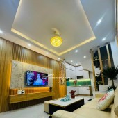 6.39 tỷ nhà Hoàng Hoa Thám - 30m2 - 5 tầng - Ngõ thông - Đường thoáng