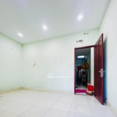 Bán Nhà Mặt Tiền Đường Lê Niệm - Tân Phú - 85M2 - 3 Tầng -Chỉ 9.x Tỷ