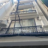Đường 8/3, Hai Bà Trưng 33/40m2 lô góc, ngõ thông, 5 tầng, mặt tiền 4.1m giá 5,9 tỷ.