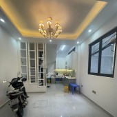 7 TỶ - NHÀ CẦU GIẤY 40m 5 TẦNG MẶT TIỀN 4m, LÔ GÓC 2 THOÁNG GẦN PHỐ GẦN OTO,NHÀ ĐẸP Ở NGAY